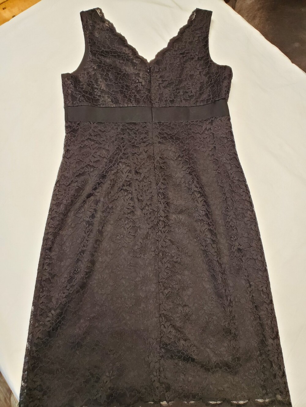 Maggy London Charcoal Lace Sheath Dress Scallop Hem Grosgrain Waist Size 14 - Picture 6 of 7